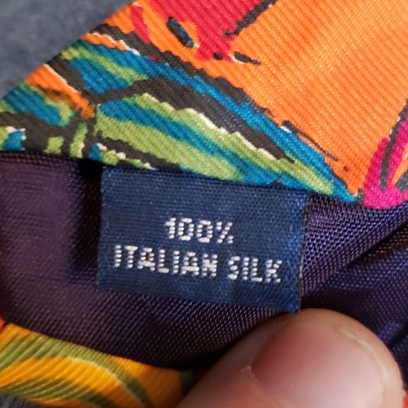 - NWT Gap tie - Picture 3 of 4